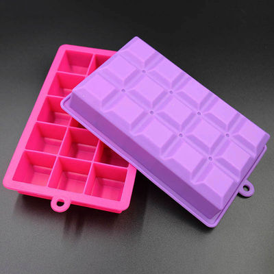 แม่พิมพ์น้ำแข็งซิลิโคนสี่เหลี่ยมไม่เป็นอันตราย Cube Trays 15 Cavities Multicolor นำกลับมาใช้ใหม่ได้